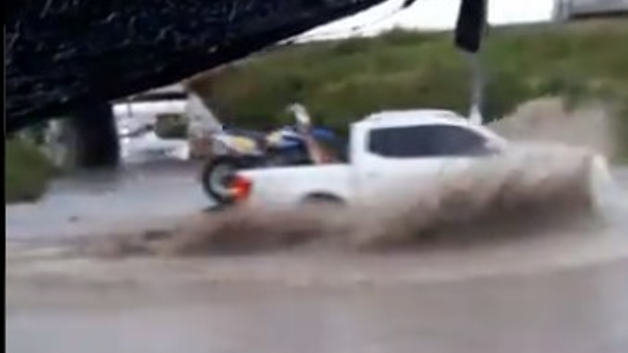 Por: Cortesía Las fuertes lluvias siguen inundando y causando problemáticas en las calles de Coronango