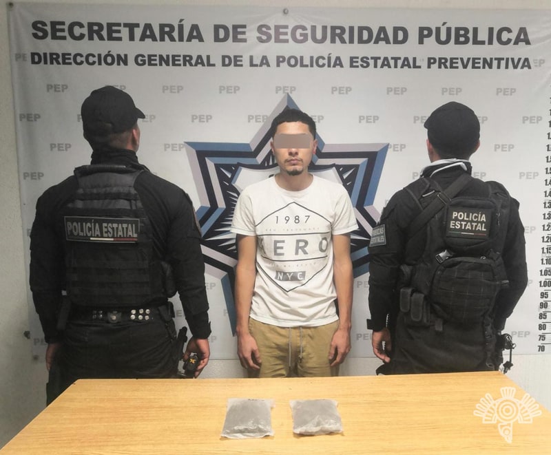 Por: Cortesía Narcomenudista es detenido en el centro histórico de Puebla; haría una entrega en el parque del Carmen