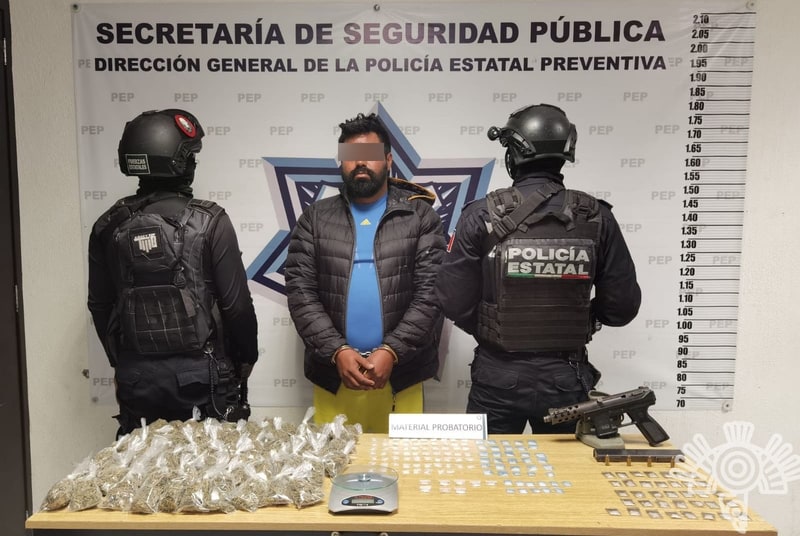 Por: Cortesía Detienen a narco vendedor con arma y drogas; distribuía en la colonia Xonaca de Puebla