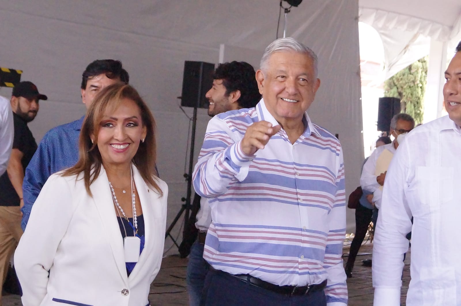 Por: Cortesía Tlaxcaltecas mayores de edad serán vacunados en octubre, anuncia AMLO