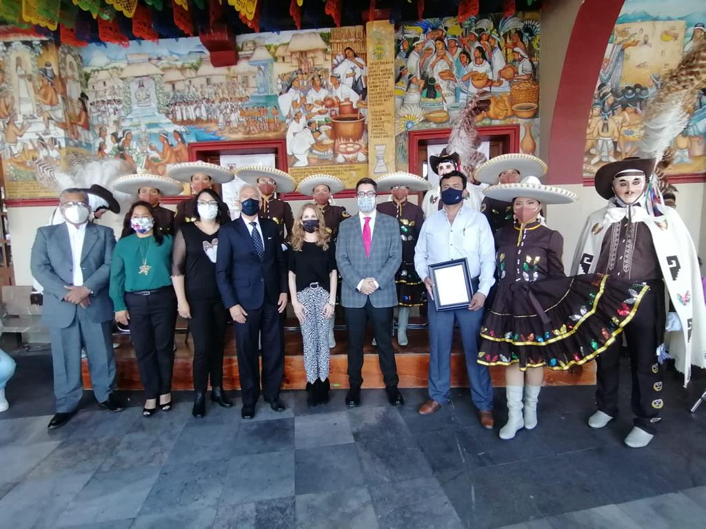 Por: Cortesía Entregan reconocimiento a la Camada Cristal de Chiautempan por su participación en el Festival Cencalli