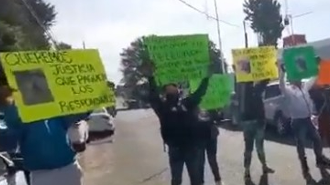 Por: Cortesía Manifestantes exigieron justicia tras la muerte de dos personas dentro de las inmediaciones de la FGR