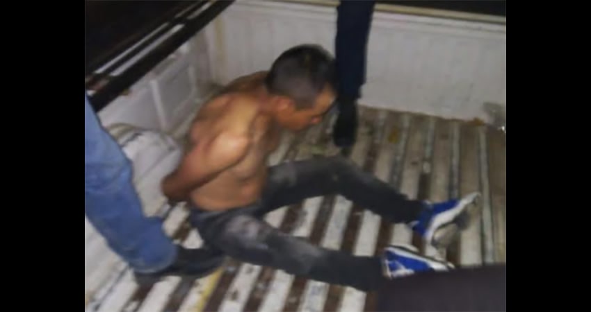 Por: Cortesía ¡Patrulla logra salvarlo! Vecinos de municipio de Puebla intentan linchar a presunto ladrón