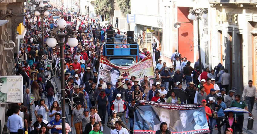Foto ilustrativa UPVA 28 de octubre se apodera de la zona del mercado Amalucan; acuden a dialogar armados con palos (Videos)
