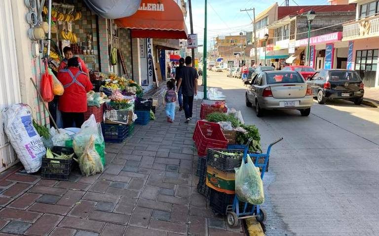 Por: Cortesía En Chiautempan comerciantes invaden banquetas