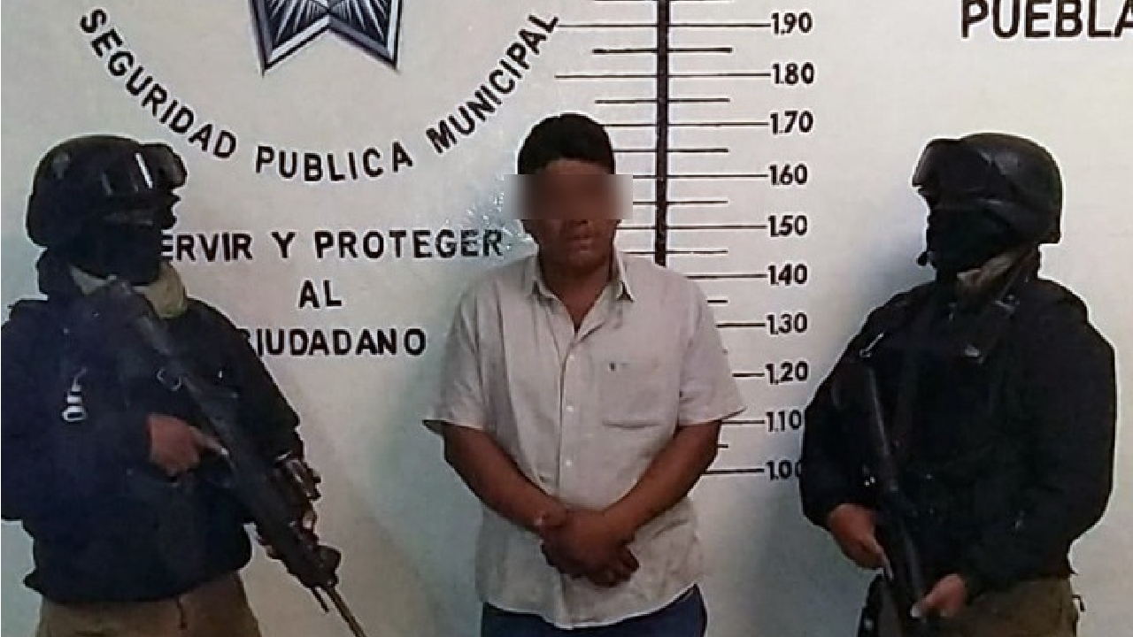 Por: Cortesía Policía de San Pedro Cholula detuvo a un sujeto por presunta portación ilegal de arma de fuego