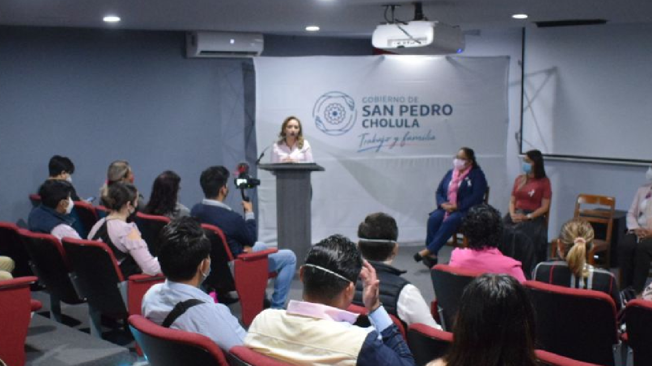 Por: Cortesía Ayuntamiento de San Pedro Cholula dio inicio a una serie de conferencias alusivas al Día Internacional de la lucha contra el Cáncer de Mama