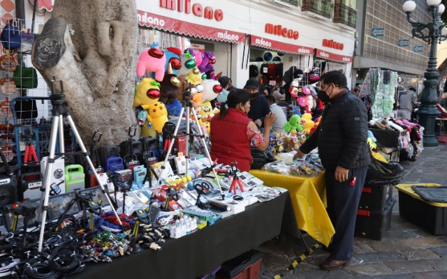 Barbosa planteará colaborar con Ayuntamiento de Puebla para acabar con mafias del comercio informal