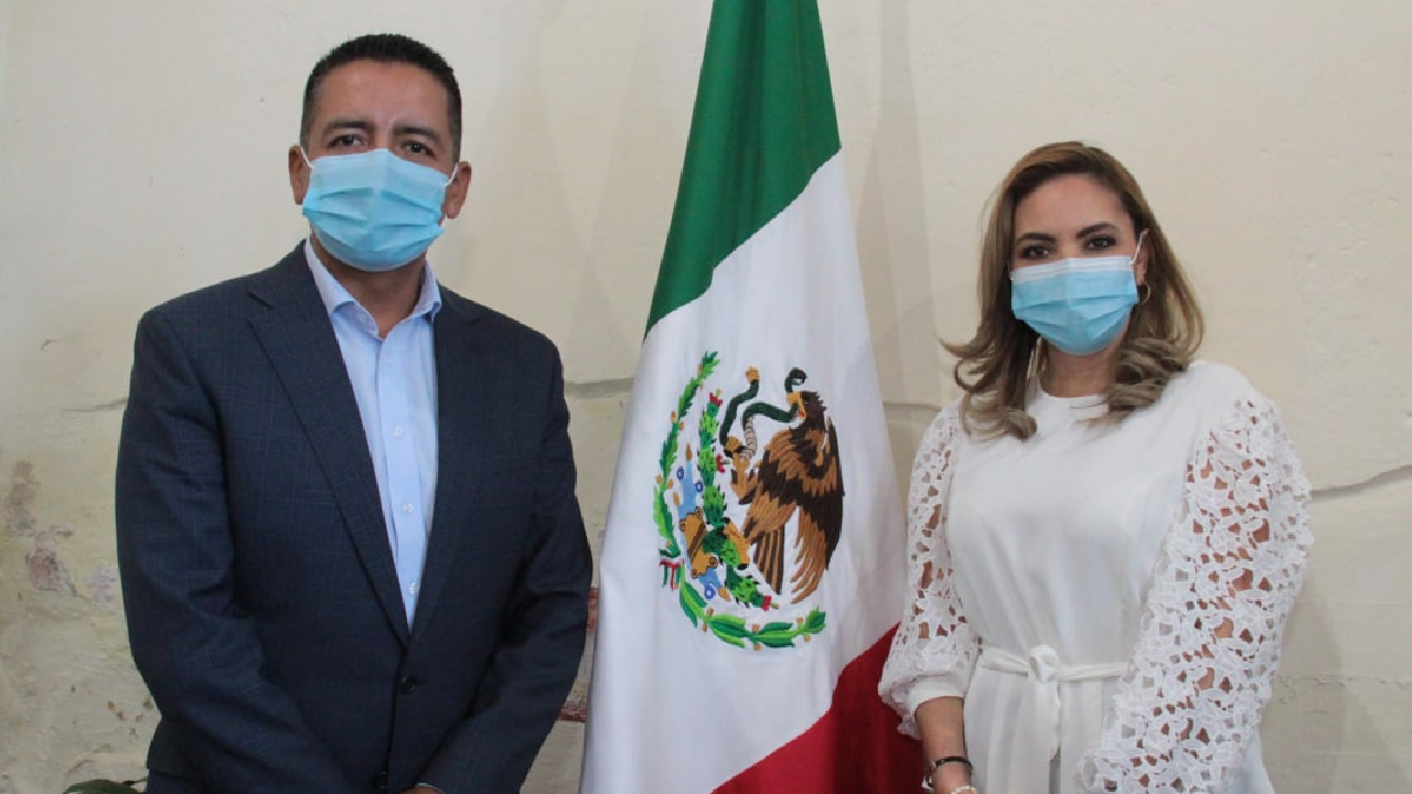 Por: Cortesía Paola Angón y Edmundo Tlatehui sostuvieron una junta para crear una sinergia en beneficio de las Cholulas