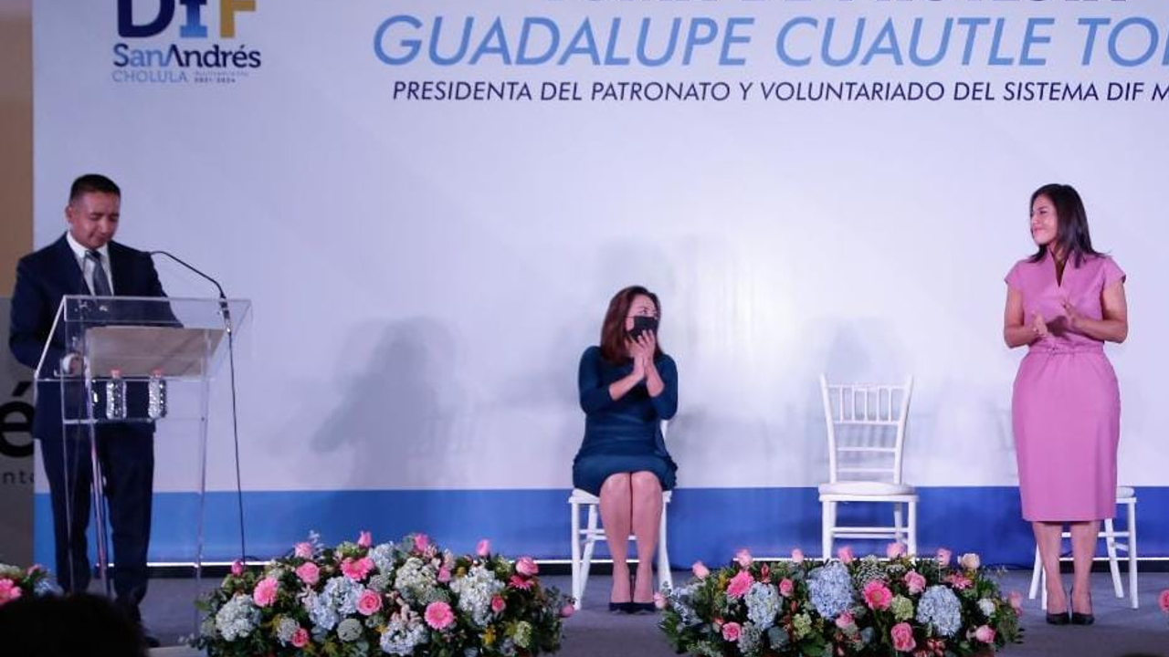 Por: Cortesía Lupita Cuautle rindió protesta como la Presidenta del DIF de San Andrés Cholula