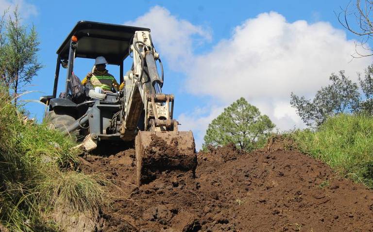 Por: Cortesía En Tecopilco realizan trabajos de reconstrucción.