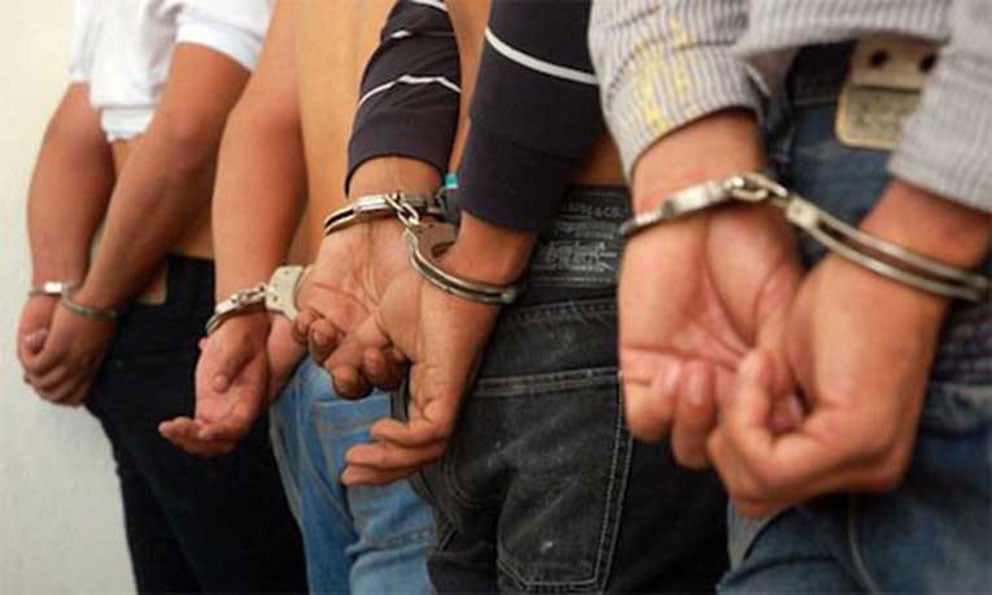Por: Cortesía Detienen a 4 hombres armados con subametralladoras en municipio de Xalmimilulco, Puebla