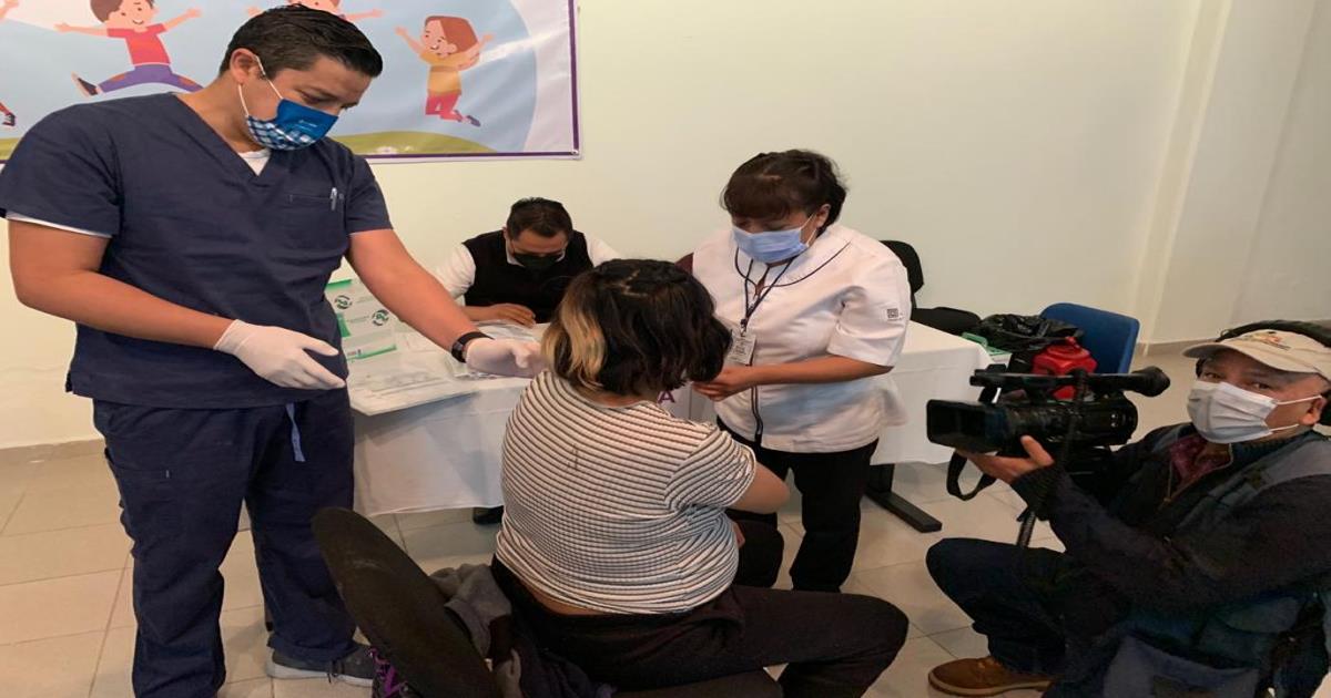 Gobierno de Tlaxcala vacuna contra covid-19 a mil 953 niñas, niños, adolescentes y jóvenes embarazadas