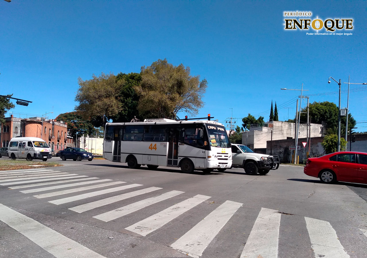 Por: Daniel Jiménez No veo que pueda ocurrir una modernización del transporte público en este momento: Barbosa