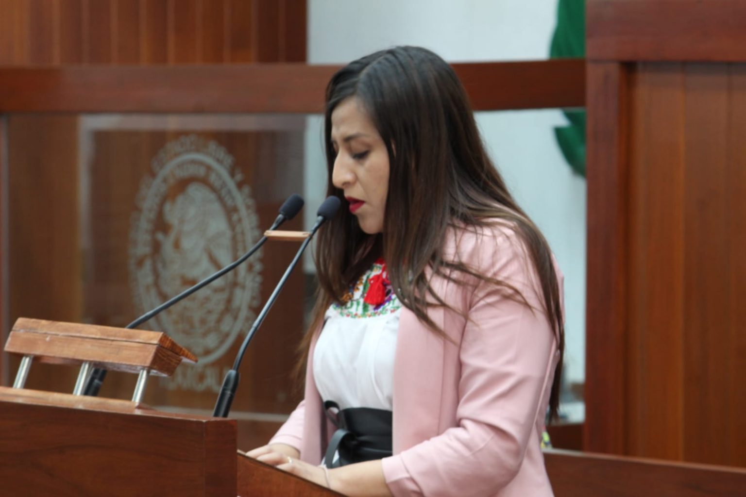 Por: Cortesía Acceso a los servicios de salud con o sin seguridad social, propone Lupita Cuamatzi