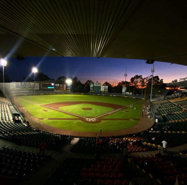 Por: Cortesía Suspenden juego de Pericos tras falla eléctrica en el parque Serdán