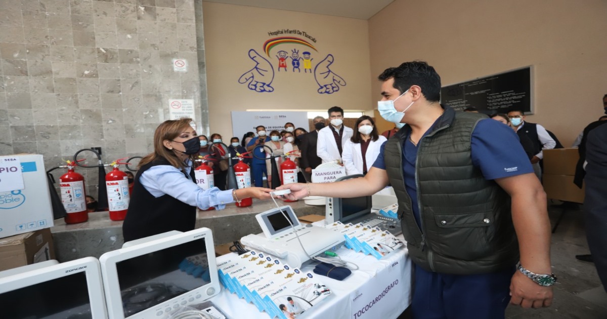Por: Cortesía Con una inversión de 9 mdp, entrega Lorena Cuéllar equipo médico, biomédico y material de curación a hospitales de Tlaxcala