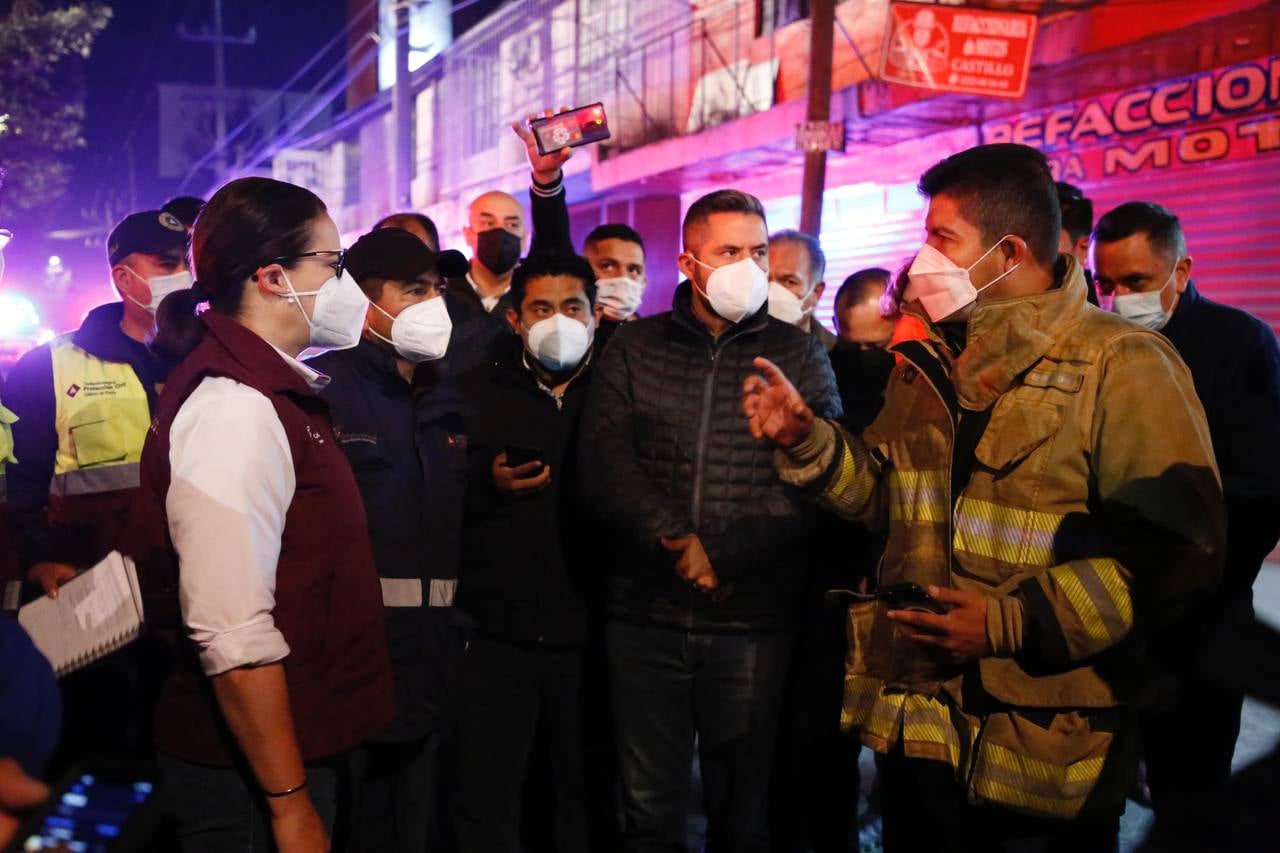 Por: Cortesía Eduardo Rivera llama a pobladores a mantenerse alejados de zona explosión en Xochimehuacan