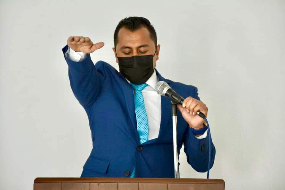 Por: Cortesía Luis Ángel Barroso toma posesión al cargo de presidente municipal de Xicohtzinco