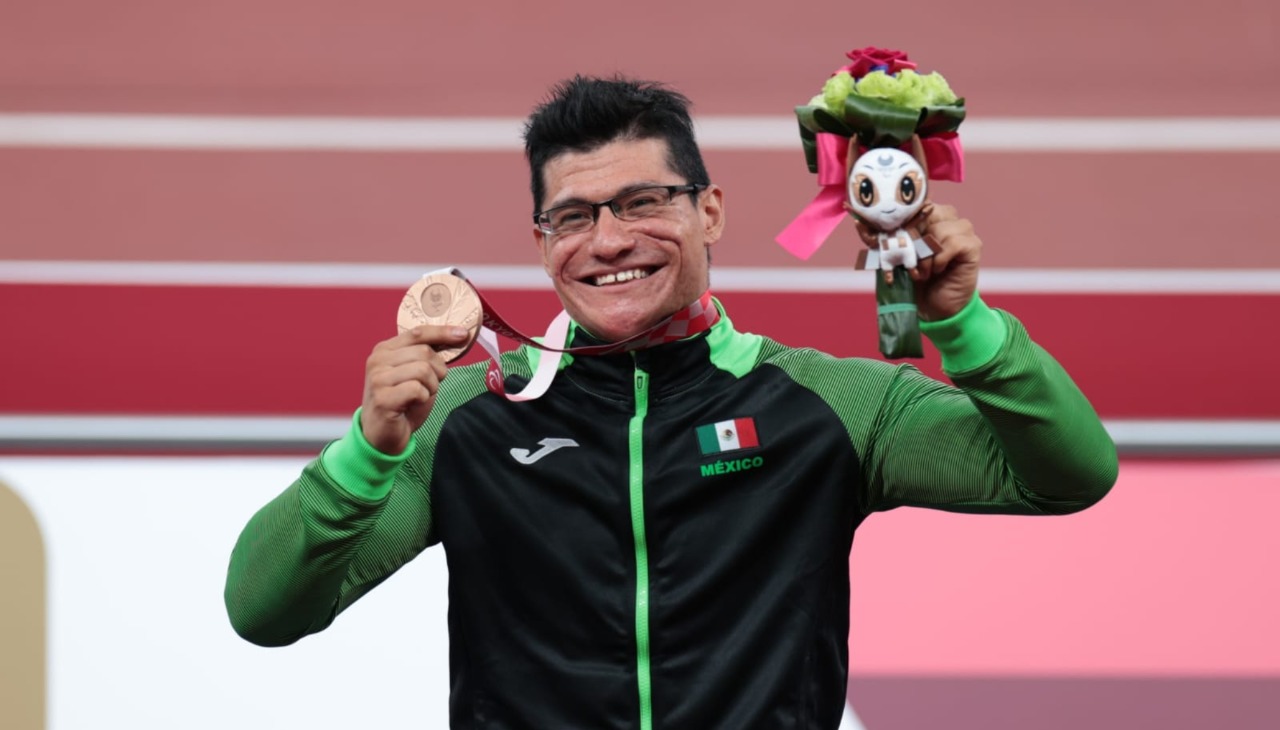 Por: Cortesía Juan Pablo Cervantes le dio la medalla 14 a México en Tokio 2020