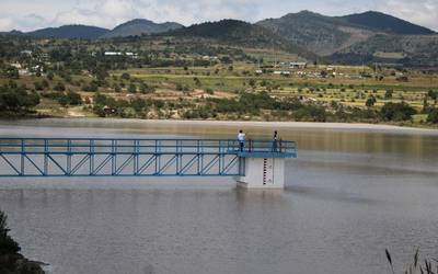 Conagua inicia desfogue de represas en Tlaxcala.