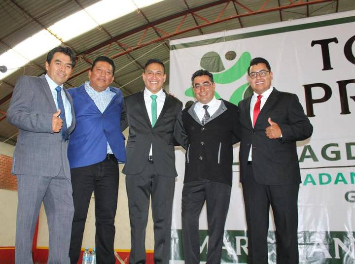 Por: Cortesía Marco Antonio Pluma toma protesta en Tlaltelulco