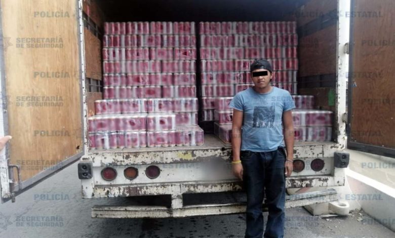 Por: Cortesía Detienen a joven con más de 5 mil latas de cerveza presuntamente robadas