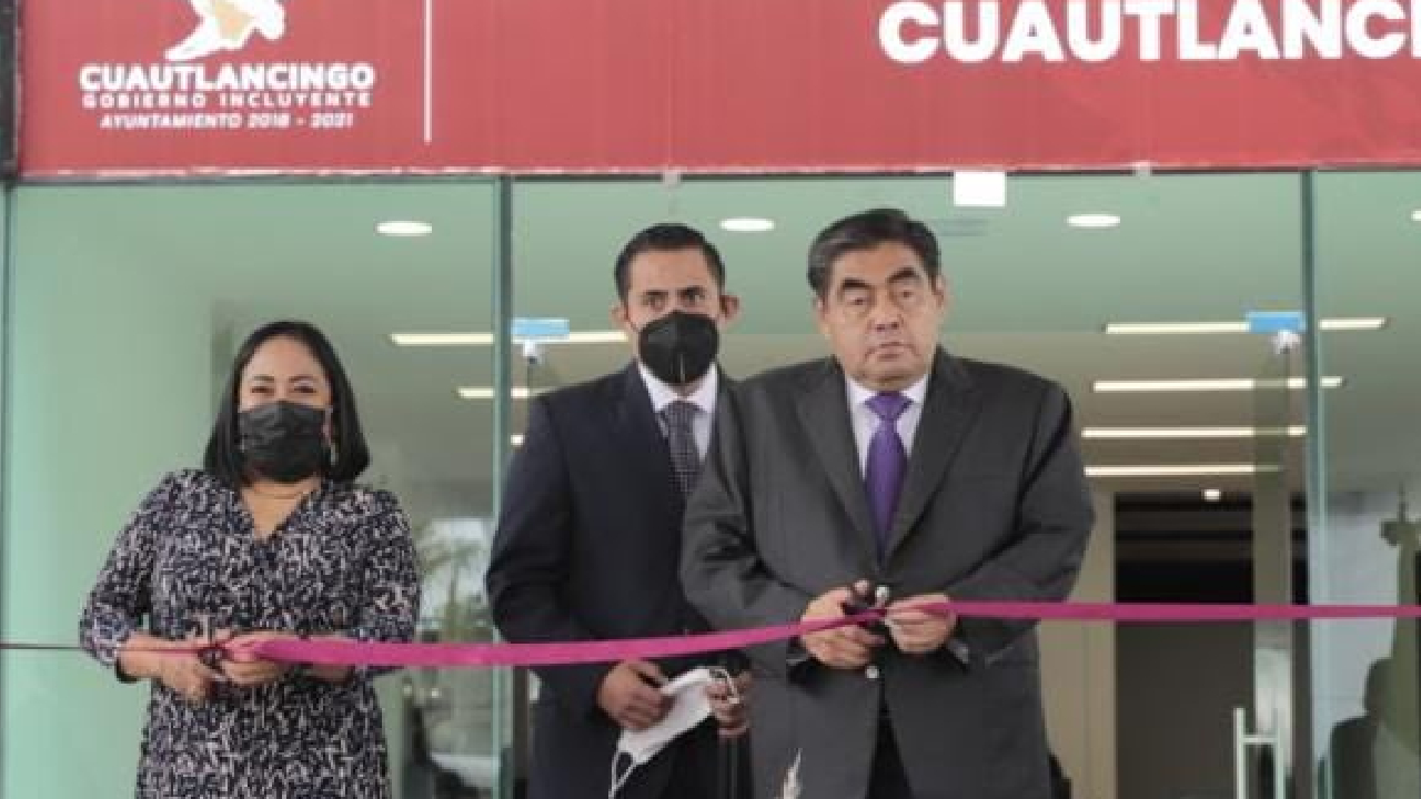 Por: Cortesía Con la presencia del Gobernador Barbosa el Ayuntamiento de Cuautlancingo inauguró su nuevo Centro Integral de Servicios