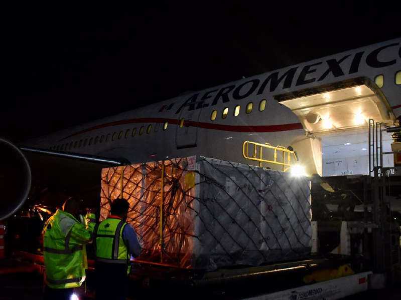 Por: Cortesía Llegan más de 1.2 millones de vacunas AstraZeneca al AICM