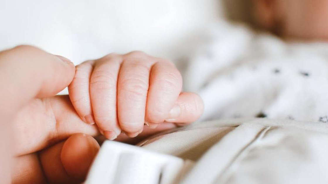 Hospital intercambió bebés nacidas 19 años atrás; demandan por 70 millones de pesos