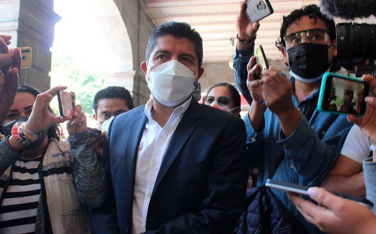 Por: Cortesía Evaluará Eduardo Rivera invitación de Barbosa para noche del Grito