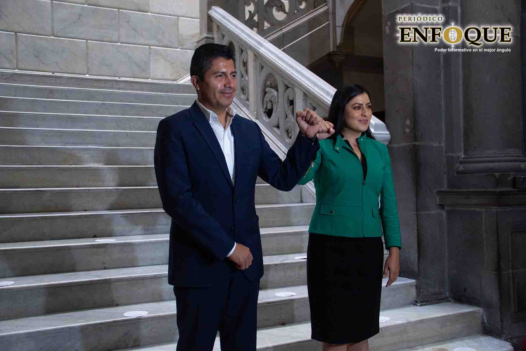 Foto: Alex Muñoz En quinta reunión Claudia Rivera y Eduardo Rivera abordan temas de bienestar social