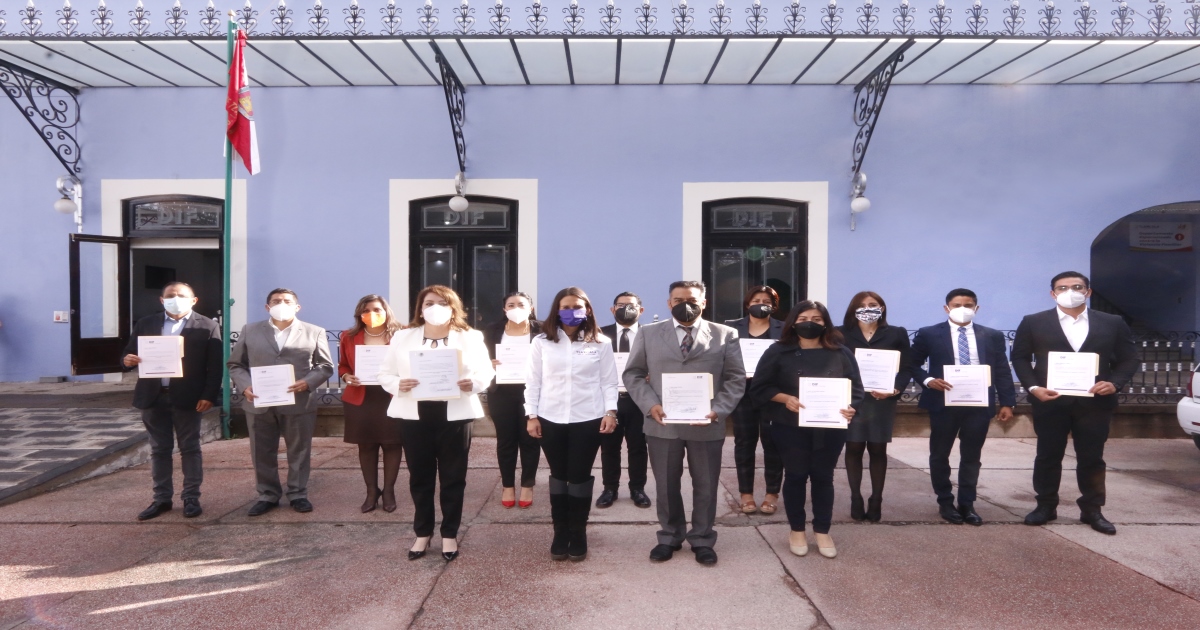 Por: Cortesía Presidenta del SEDIF Tlaxcala otorga nombramientos a funcionarios de la institución