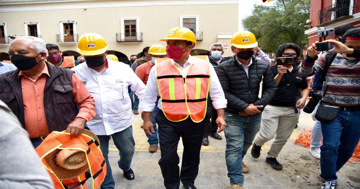 Por: Cortesía Logran significativo acuerdo Ayuntamiento de Tlaxcala y taxistas; éstos darán servicio de transporte y se convertirán en embajadores turísticos