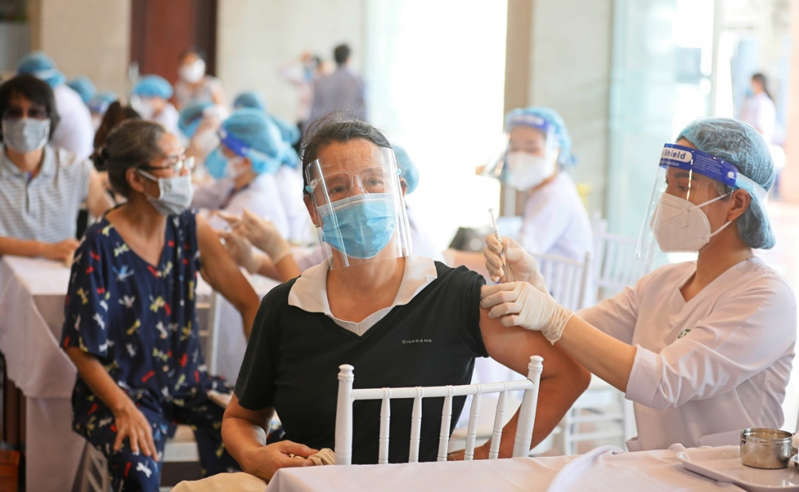 Por: Cortesía La OMS duda que vacunación contra covid-19 detenga la pandemia