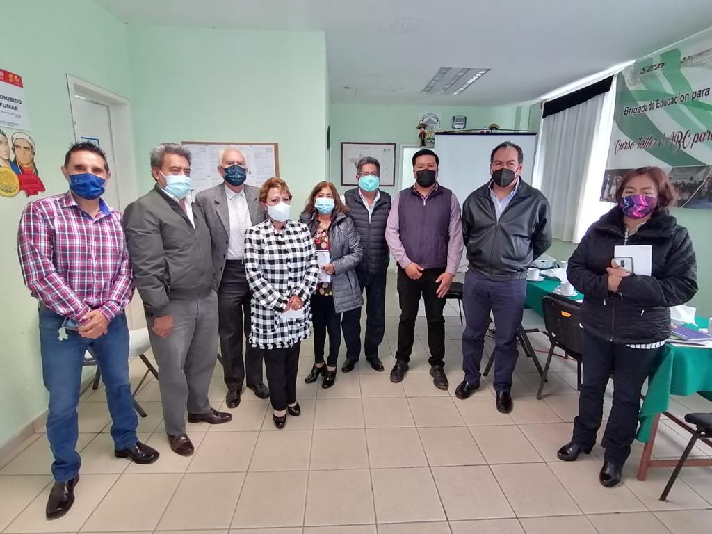 Por: Cortesía Atiende alcalde de Chiautempan a productores de la zona, crearán huertos de traspatio en el recinto ferial