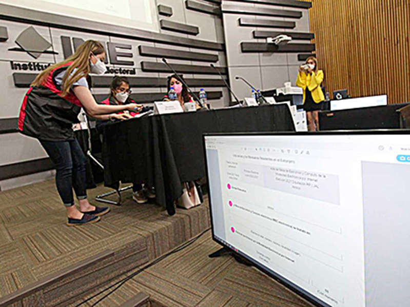 El presidente López Obrador le pedirá a Ebrard impulsar el voto en el extranjero