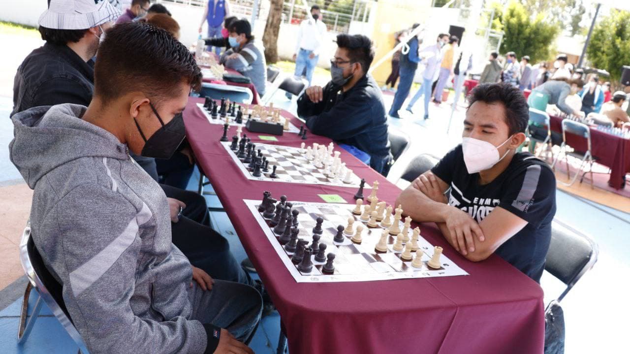 Por: Cortesía Cien poblanos se juntaron a jugar ajedrez en el Deportivo Parque Biblioteca