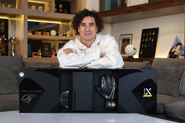 Por: Cortesía Memo Ochoa invierte un millón de dólares en empresa de videojuegos