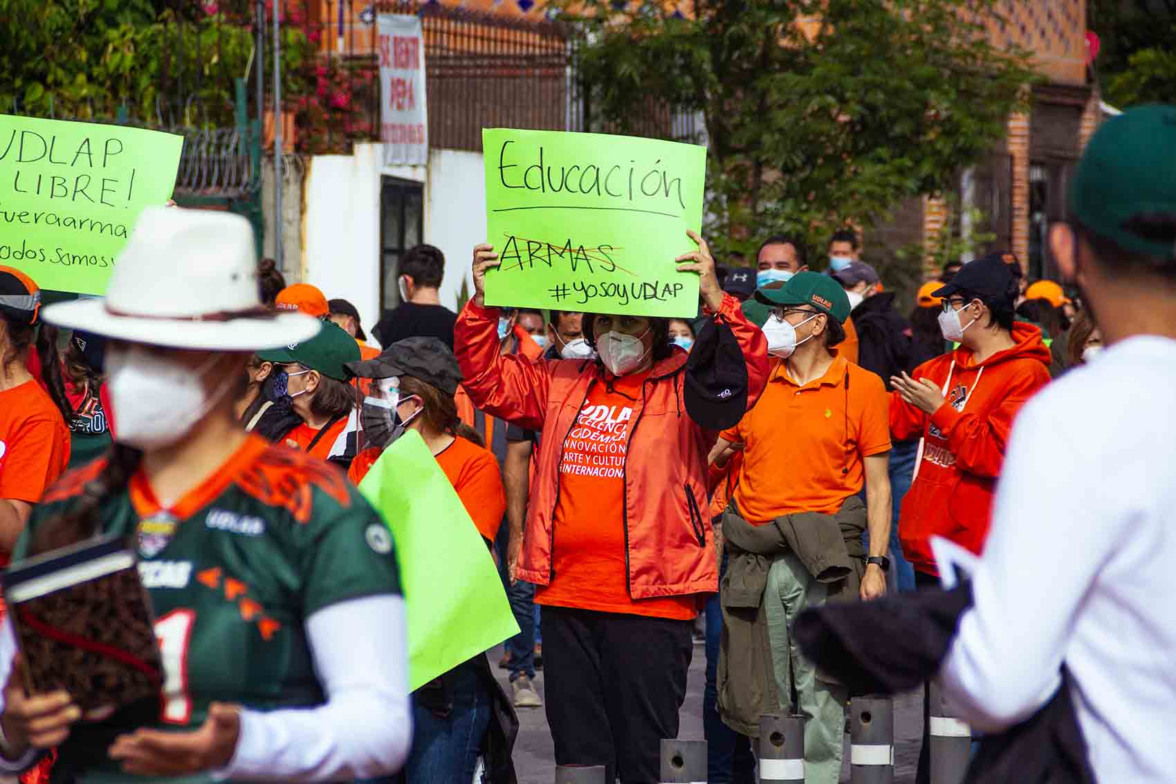 Foto: Alex Muñoz Exigen a Barbosa liberación del campus de la UDLAP