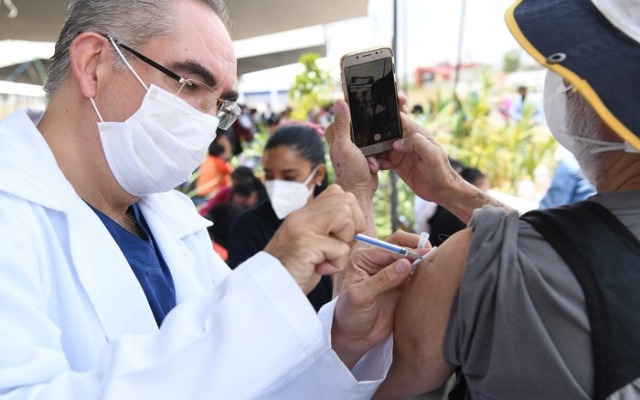 Por: Cortesía Federación enviará 400 mil vacunas Sputnik V para vacunar a mayores de 18 en Puebla