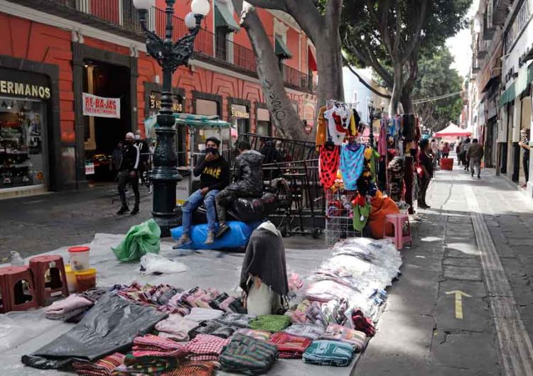 Por: Cortesía Ambulantaje en el Centro Histórico es por crisis económica: Rivera Vivanco
