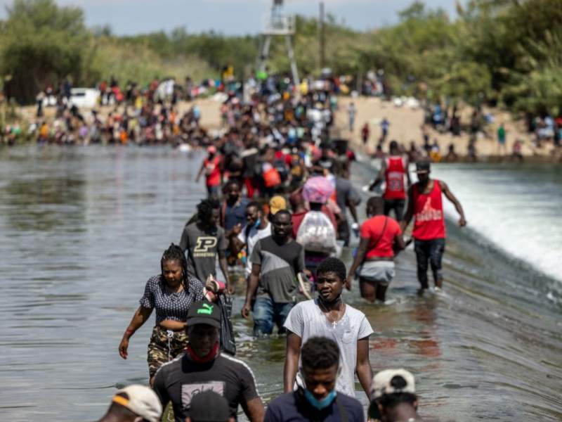 Por: Cortesía EU aumentará vuelos de deportación para inmigrantes varados en Texas
