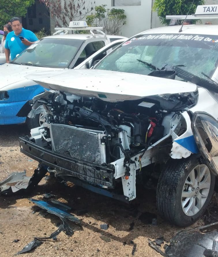 Por: Cortesía Pirotecnia causa explosión durante cortejo fúnebre de dirigente transportista en Oaxaca