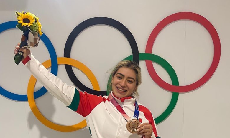 Aremi Fuentes acusa que no puede cobrar premio por medalla en Tokio 2020