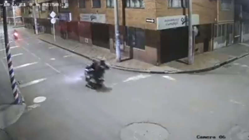 Por: Cortesía "Ladrón que roba a ladrón..." Delincuentes son asaltados por otros mientras merodeaban vecindario
