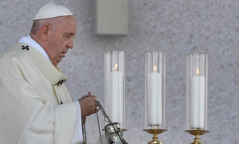 Por: Cortesía Papa Francisco rechaza ideología de género pero llama a incluir parejas homosexuales en la iglesia