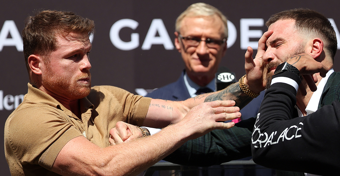 Por: Cortesía Canelo Álvarez y Caleb Plant se van a los golpes en conferencia; Canelo da las razones