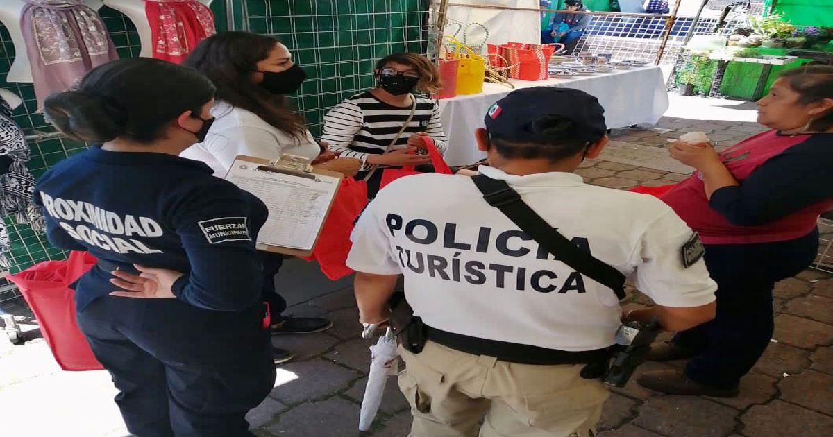 Por: Cortesía Conforma policía turística de Tlaxcala comités de vigilancia con artesanos de la Plaza Juárez