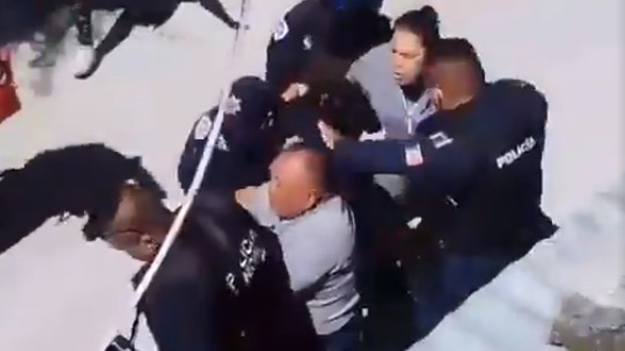 Por: Cortesía Civiles y Policías protagonizaron una fuerte “riña” en Cuautlancingo